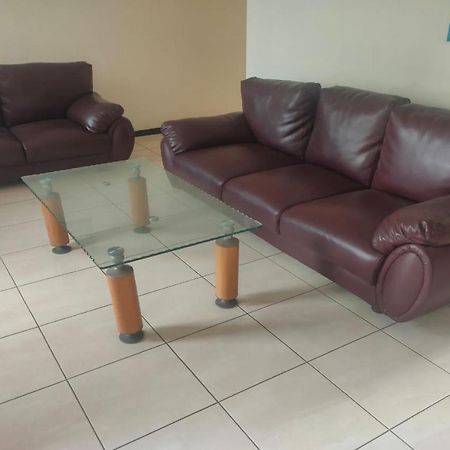 Oyo 91209 Arjuna Residence Syariah Sby Surabaya Kültér fotó