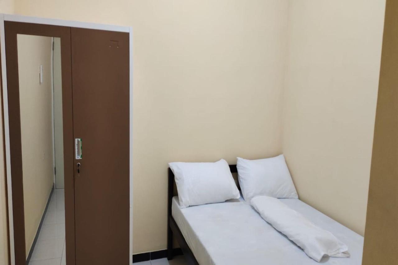 Oyo 91209 Arjuna Residence Syariah Sby Surabaya Kültér fotó